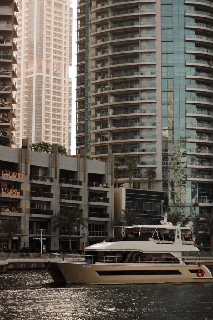 dubai-yacht-tour-horizontal